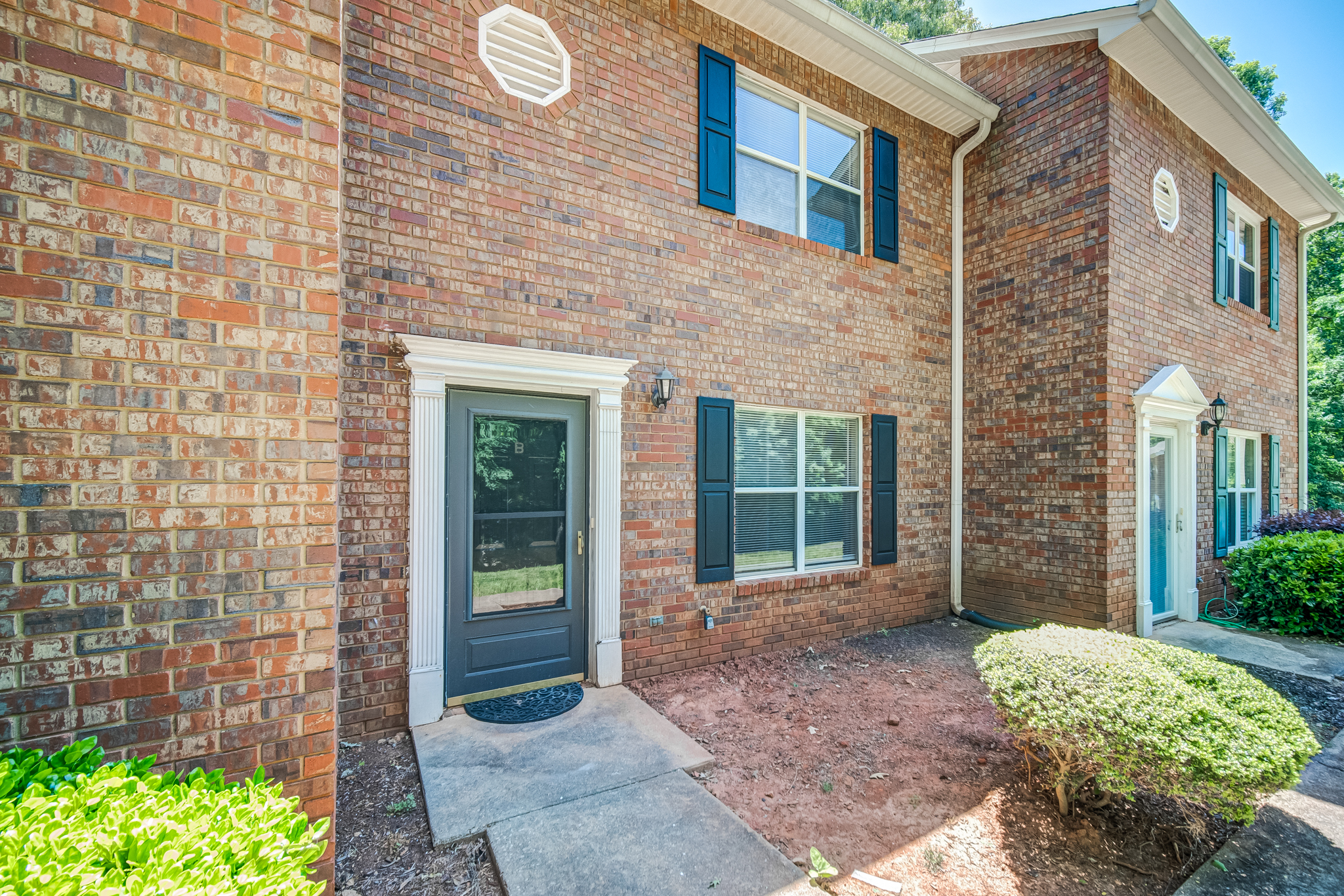 4084 Hidden Hollow Dr