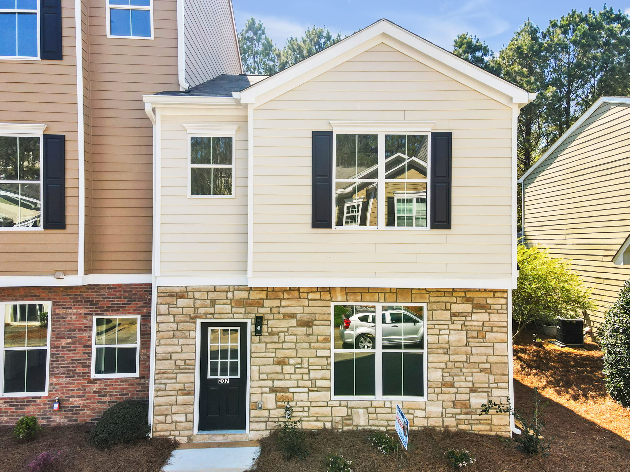 207 Riverstone Commons Cir
