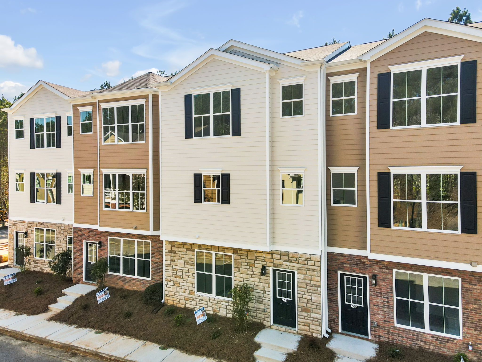 203 Riverstone Commons Cir